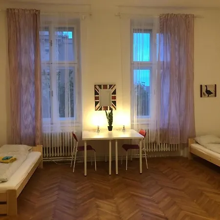 Apatrmans Hostel Brno *